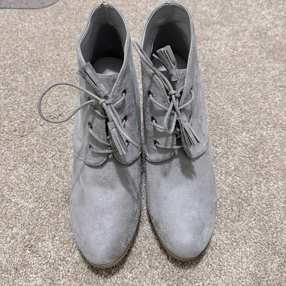 Women’s booties - Picture 2 of 7